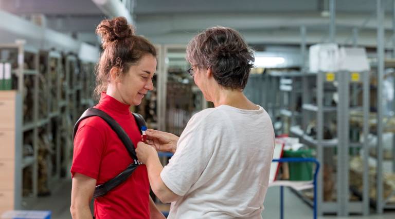 Christine Majerus, ambassadrice de notre campagne, habillée par notre chef régie Muriel Prieur