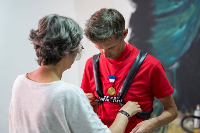 Fränk Schleck, ambassadeur de notre campagne, habillé par notre chef régie Muriel Prieur