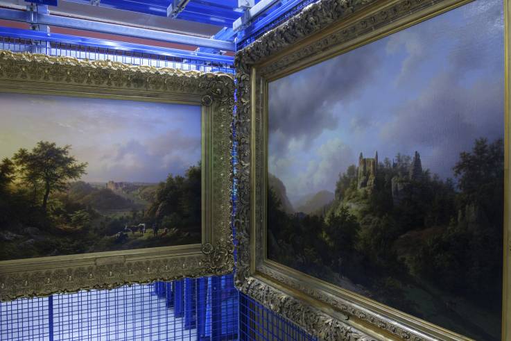 La construction de la composition des deux peintures est saisissante de similarité.