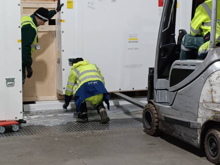 Transport de notre tableau de Picasso du Luxembourg jusqu'aux Etats-Unis